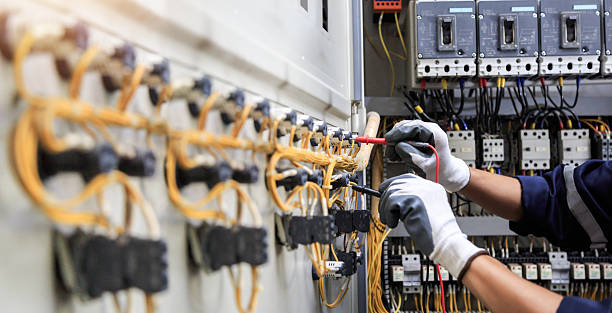 Professional Electrician technician working in Williams, OR